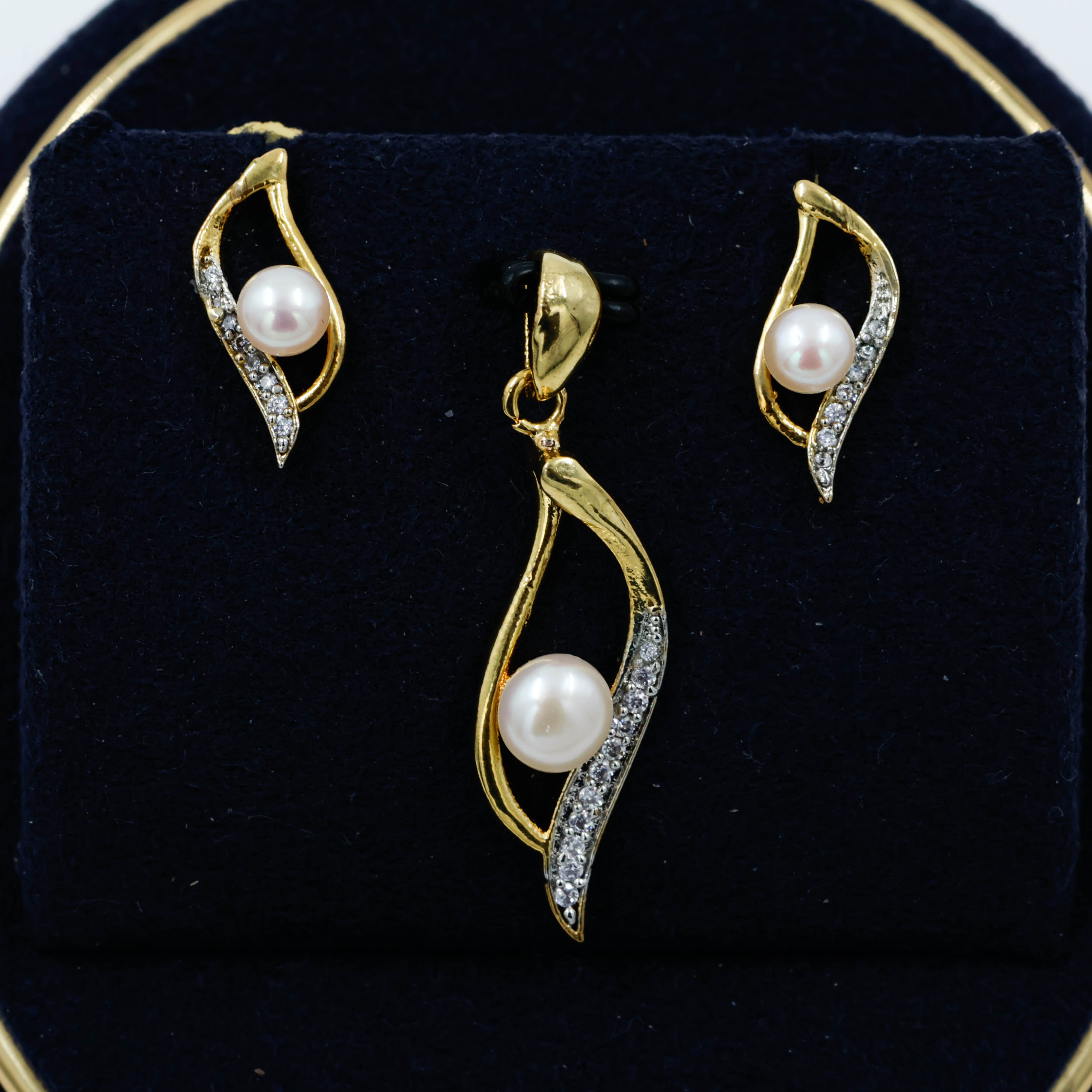 Pearl Pendant Set Without Chain